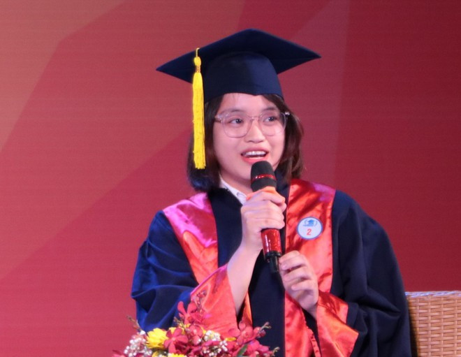 Bùi Hải Anh, thủ khoa tốt nghiệp đầu ra năm 2020 Học viện Hàng không Việt Nam chia sẻ về cách học của mình. LÊ THANH