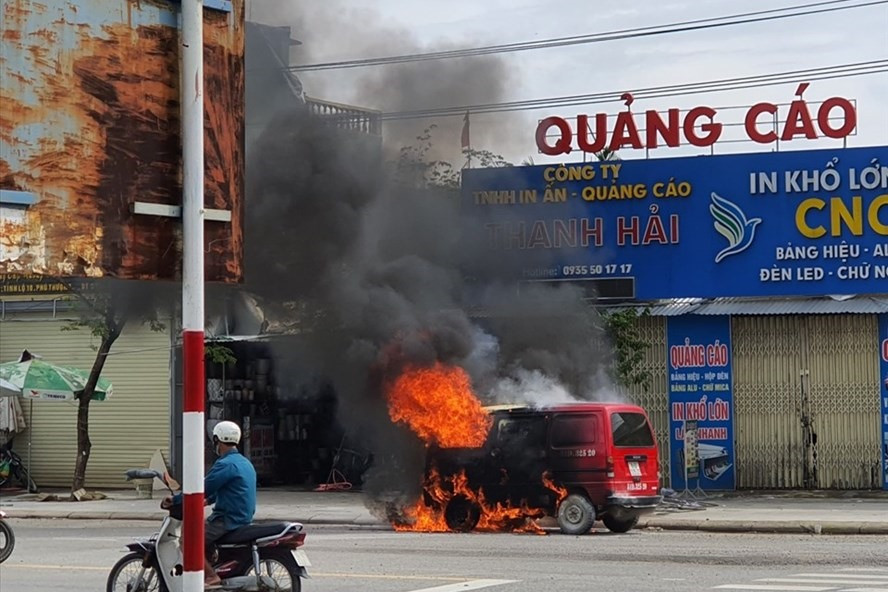 Tài xế cần nắm rõ các biện pháp phòng tránh xe ô tô bốc cháy (Ảnh: PĐ)