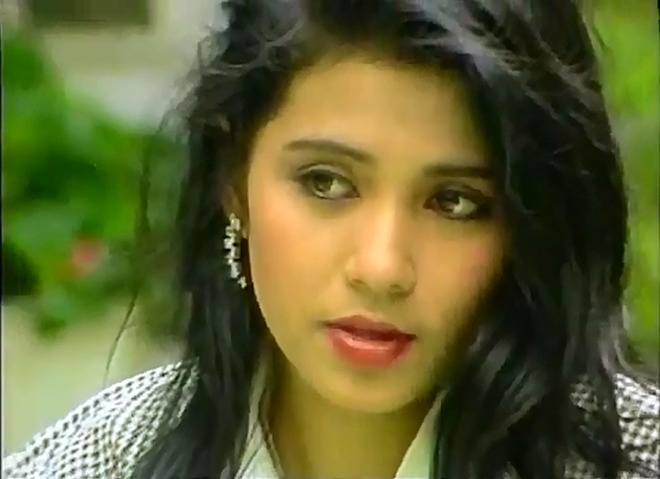 Trong những năm 90, cô được ưu ái gọi là “minh tinh màn bạc“.