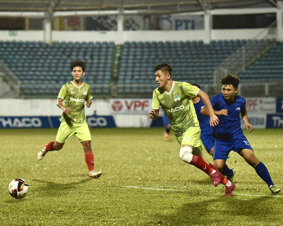 U21 HAGL (trái) đã có chiến thắng nhẹ nhàng. Ảnh: Văn Ngọc