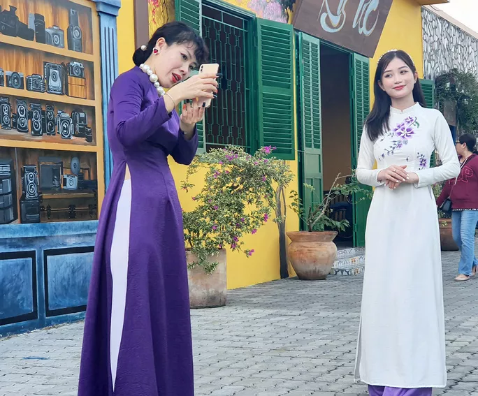 Không có ca nhiễm Covid-19 trong cộng đồng, ĐBSCL thu hút nhiều du khách đến vui chơi Không có ca nhiễm Covid-19 trong cộng đồng, ĐBSCL thu hút nhiều du khách đến vui chơi