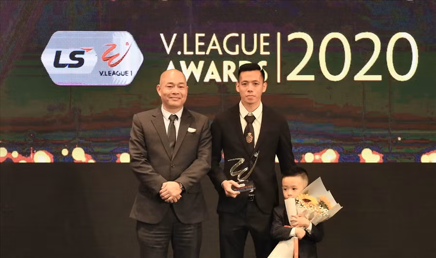  Văn Quyết giành danh hiệu 