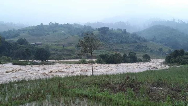 Khi đang làm gần sông Pô Kô anh A Môn bị nước cuốn trôi. Ảnh: CTV