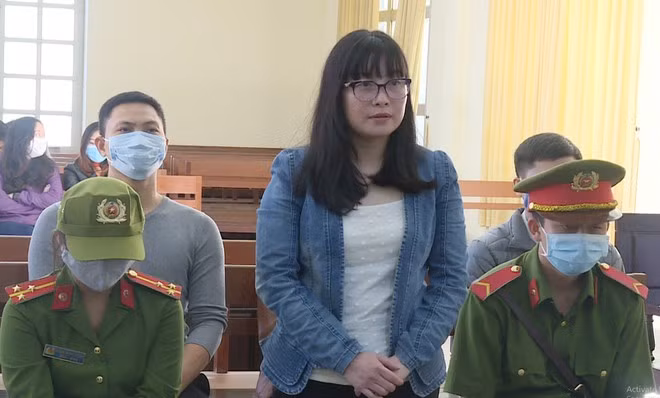 "Siêu lừa" Bùi Thị Anh Thư lãnh 23 năm tù - Ảnh: Lâm Viên