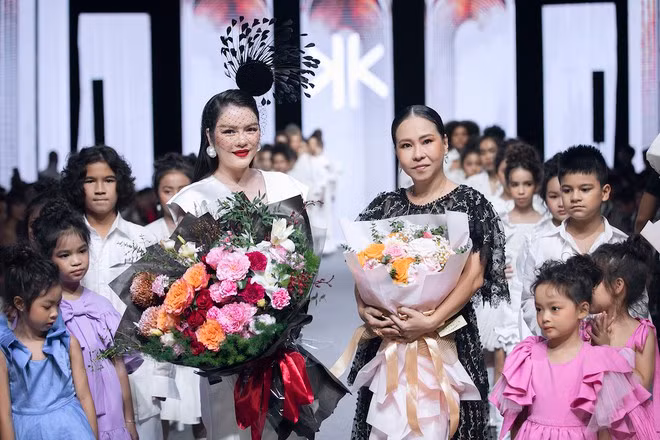 Thời gian gần đây, diễn viên Gió nghịch mùa tích cực trở lại hoạt động nghệ thuật khi tham gia gameshow, trình diễn thời trang. ẢNH: KIẾNG CẬN