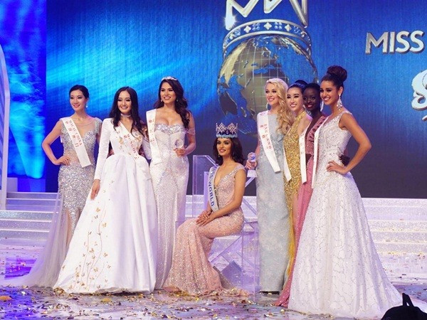 Đỗ Mỹ Linh từng là đại diện Việt Nam tham dự cuộc thi nhan sắc lớn nhất thế giới – Miss World 2017 và cũng là đại diện đầu tiên của Việt Nam mang về giải thưởng cao quý Hoa hậu Nhân ái của cuộc thi Hoa hậu Thế giới.