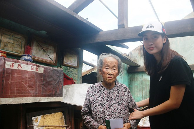 Hoa hậu Mỹ Linh, Tiểu Vy, Thùy Linh diện menswear 'ngầu' khởi động đêm thi 'Người đẹp thời trang' ảnh 2