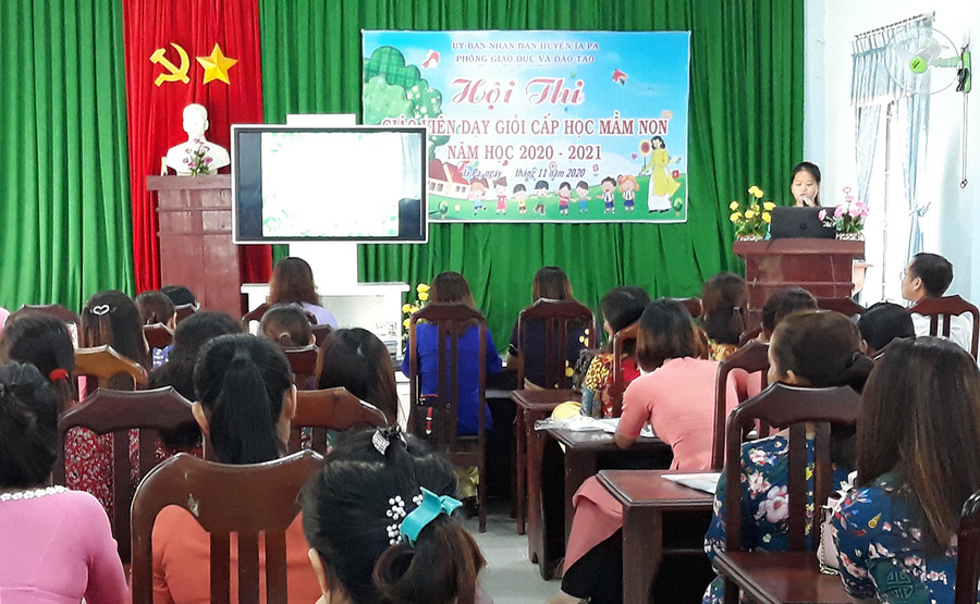  Phần thi của cô giáo Đào Thị Phương (Trưởng Mẫu giáo Sơn Ca xã Pờ Tó, huyện Ia Pa). Ảnh: Mai Linh