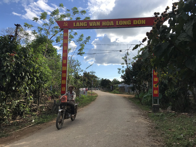 Sau khi Báo Người Lao Động phản ánh, cán bộ xã đã tới từng hộ dân chi trả tiền hỗ trợ