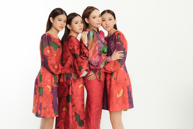 Việt Trinh, Phi Nhung - 2 ngôi sao tuyên bố độc thân cả đời bây giờ ra sao? ảnh 8