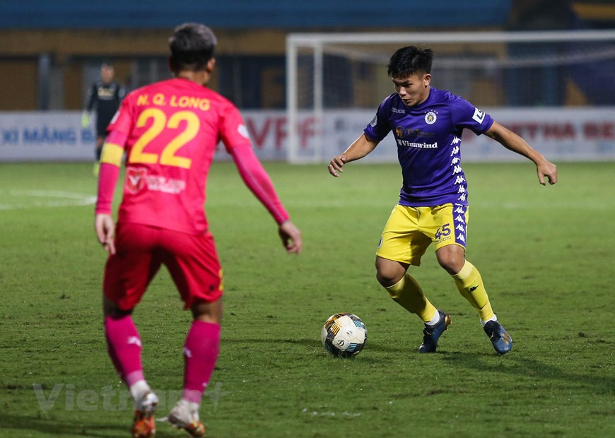 Hà Nội FC đánh bại Sài Gòn FC ở vòng 6 giai đoạn hai V-League 2020 tối 4/11 với lợi thế sân nhà Hàng Đẫy để tiếp tục trụ lại trong cuộc đua vô địch. (Ảnh: Hiển Nguyễn/Vietnam+) Hà Nội FC đánh bại Sài Gòn FC ở vòng 6 giai đoạn hai V-League 2020 tối 4/11 với lợi thế sân nhà Hàng Đẫy để tiếp tục trụ lại trong cuộc đua vô địch. (Ảnh: Hiển Nguyễn/Vietnam+)