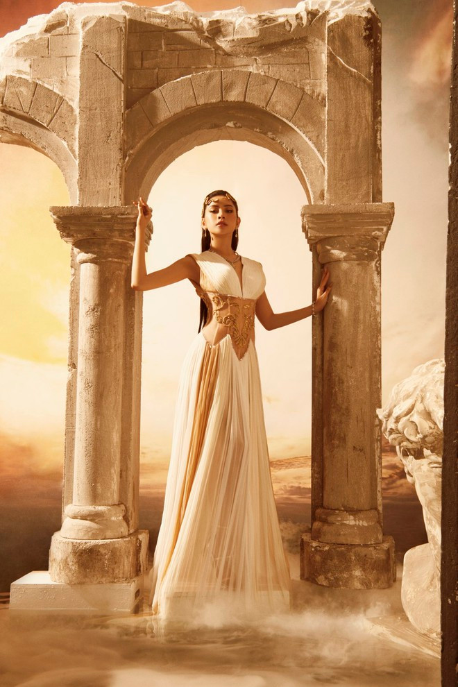 Cũng theo Đỗ Long, Chi Pu chính là đại diện cho những cô gái biến đam mê thành hiện thực. Cô còn ghi dấu ấn khi “lột xác” thành công khỏi hình tượng nhẹ nhàng, dễ thương ở những ngày đầu sự nghiệp ẢNH: MILOR TRẦN