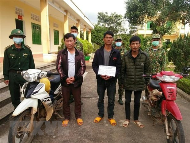 Các đối tượng bị bắt giữ. (Ảnh: TTXVN phát)