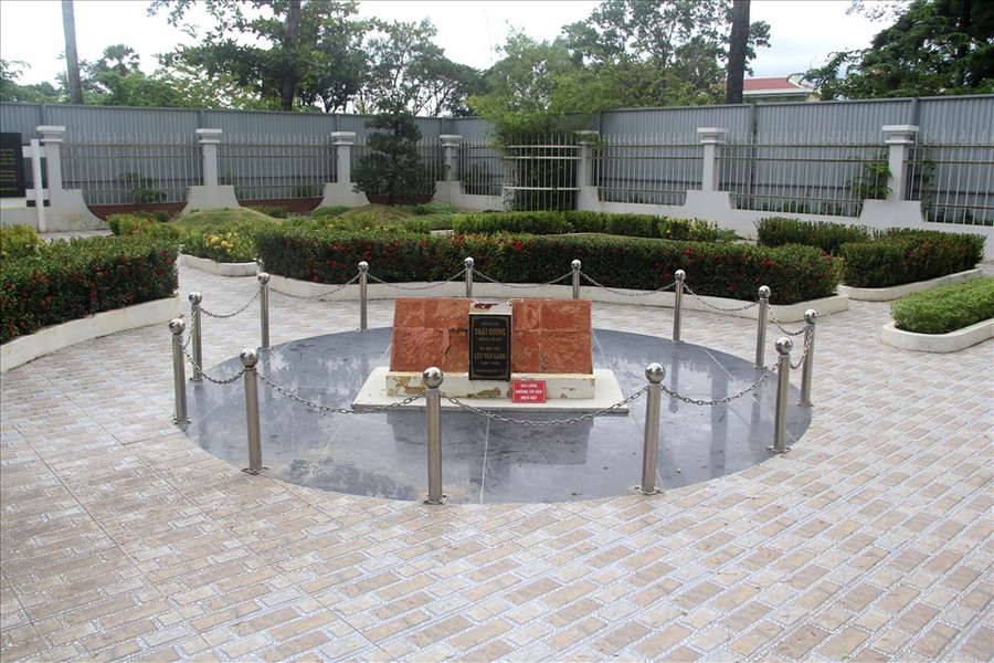 Bên trong khu di tích đồng hồ Thái Dương. Bên trong khu di tích đồng hồ Thái Dương.