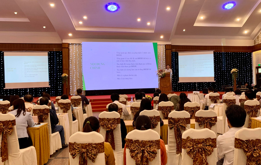 Gần 200 đại biểu dự tư vấn, đối thoại về chính sách BHXH. Ảnh: Như Nguyện Gần 200 đại biểu dự tư vấn, đối thoại về chính sách BHXH. Ảnh: Như Nguyện