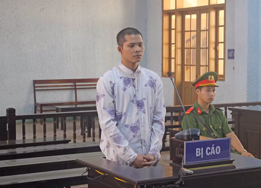 Bị cáo Rơ Mah Tý tại phiên tòa. Ảnh: Lê Văn Ngọc