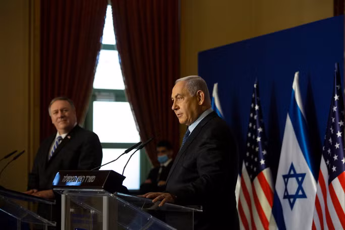 Ngoại trưởng Mỹ Mike Pompeo (trái) và Thủ tướng Benjamin Netanyahu tại TP Jerusalem hôm 19-11. Ảnh: Reuters