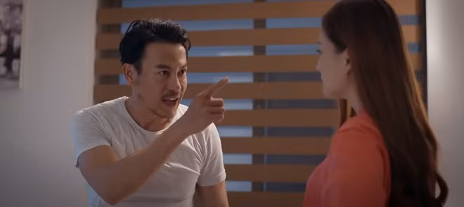 Còn trong Trói buộc yêu thương, lần đầu tiên Lan Phương diễn cặp với Trương Thanh Long ẢNH: CHỤP MÀN HÌNH