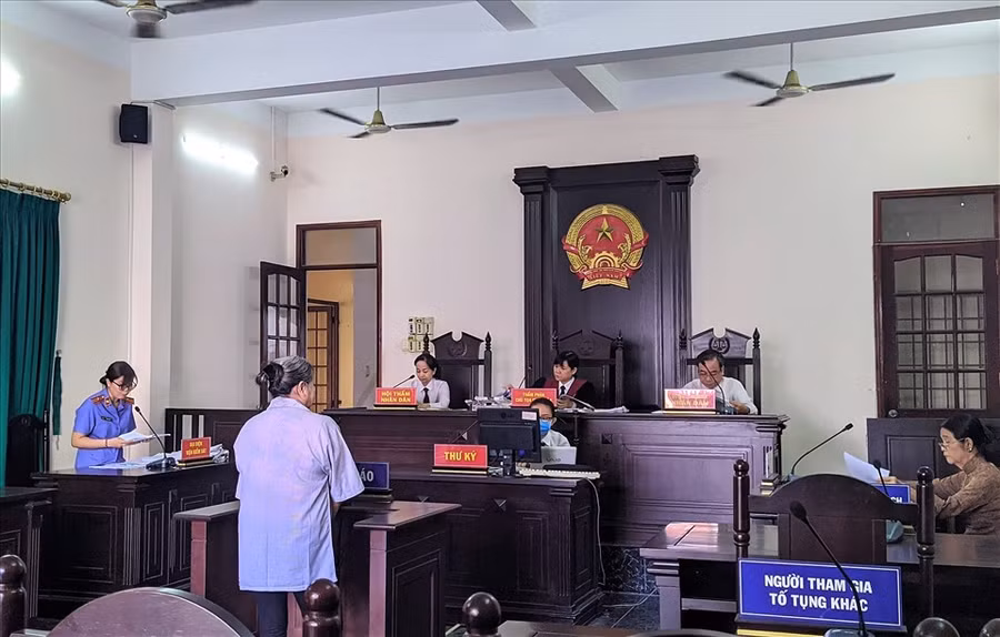  Diễn biến phiên tòa. Ảnh: Anh Tú