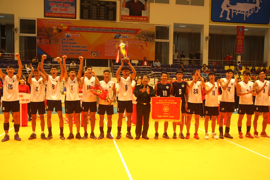 Biên phòng đã bất ngờ đánh bại Thể Công để giành chức vô địch. Ảnh: Văn Ngọc