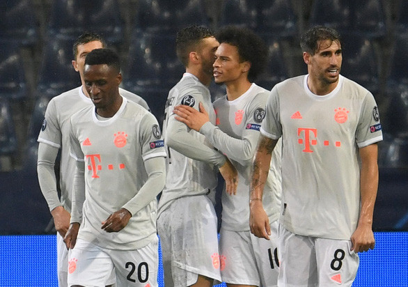 Các cầu thủ Bayern Munich ăn mừng sau khi ghi bàn vào lưới Salzburg - Ảnh: REUTERS Các cầu thủ Bayern Munich ăn mừng sau khi ghi bàn vào lưới Salzburg - Ảnh: REUTERS