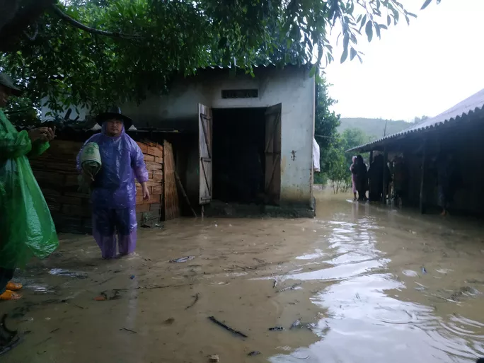 Theo kế hoạch, đến cuối năm nay, nước trong lòng hồ sẽ đạt cao trình, ngập toàn bộ nhà cửa của 600 hộ dân