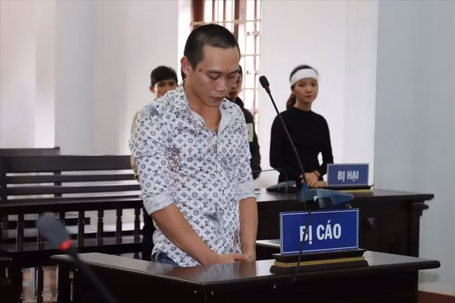 Đối tượng Nguyễn Văn Phúc tại phiên toà. Ảnh: T.X Đối tượng Nguyễn Văn Phúc tại phiên toà. Ảnh: T.X