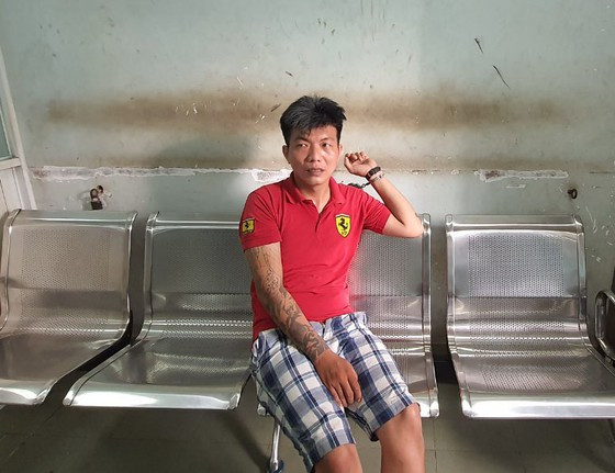 Đối tượng Đức tại cơ quan công an. Ảnh: CHÍ THẠCH