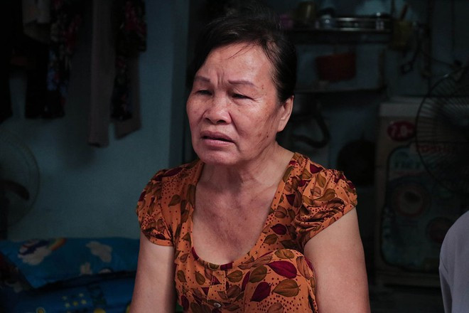 “Lúc bác sĩ bảo cơ hội sống của con rất khó, tôi đã không ngủ cả đêm chỉ cầu mong sao có phép màu đến với con của mình”, bà Liên nhớ lại