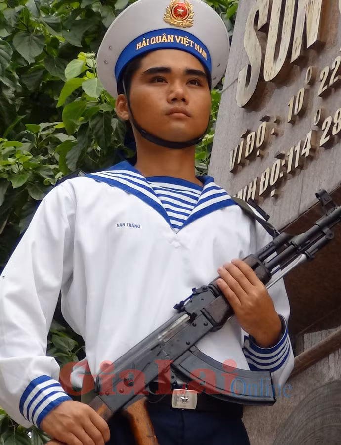 Canh cột mốc Sơn Ca. Ảnh: Mai Thắng