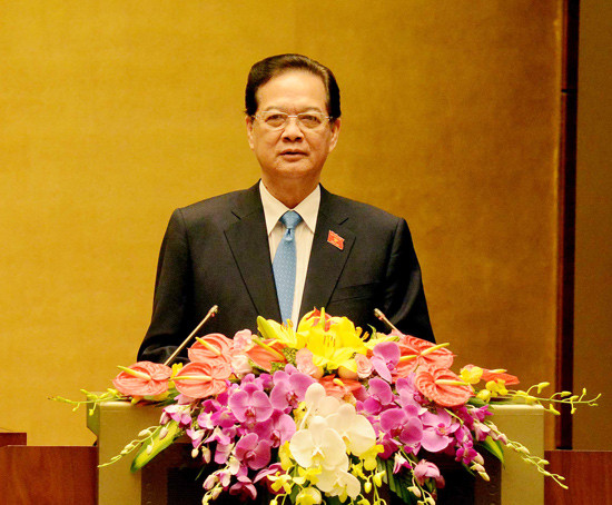 Thủ tướng Nguyễn Tấn Dũng trình bày báo cáo công tác nhiệm kỳ 2011 - 2016 của Chính phủ. Thủ tướng Nguyễn Tấn Dũng trình bày báo cáo công tác nhiệm kỳ 2011 - 2016 của Chính phủ.