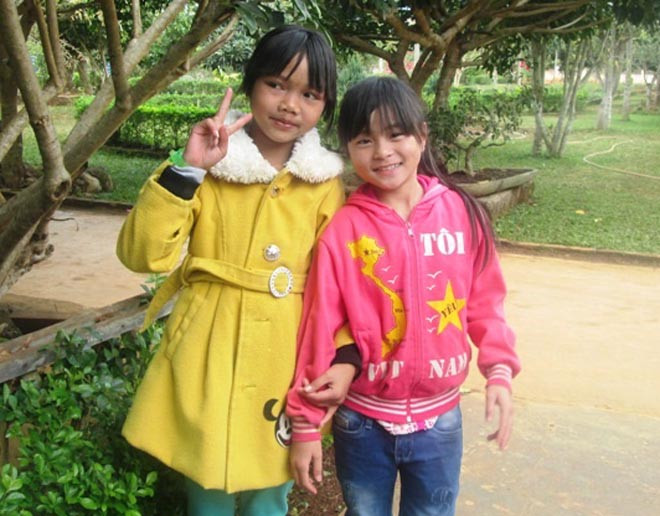 Giang (bên trái) và Xuyến (bên phải) là đôi bạn thân cùng tiến. Ảnh: H.T Giang (bên trái) và Xuyến (bên phải) là đôi bạn thân cùng tiến. Ảnh: H.T