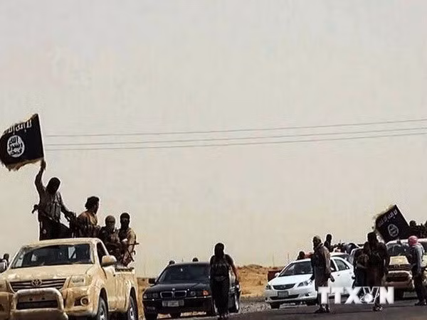 Phiến quân thuộc Nhà nước Hồi giáo Iraq và Cận đông (ISIL) tại một vị trí ở tỉnh Salaheddin, Iraq.