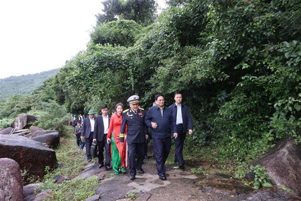 Thủ tướng Phạm Minh Chính thăm khu Di tích Bến tàu Không số Vũng Rô (Phú Yên), sáng 8/1/2023. Ảnh: Dương Giang/TTXVN