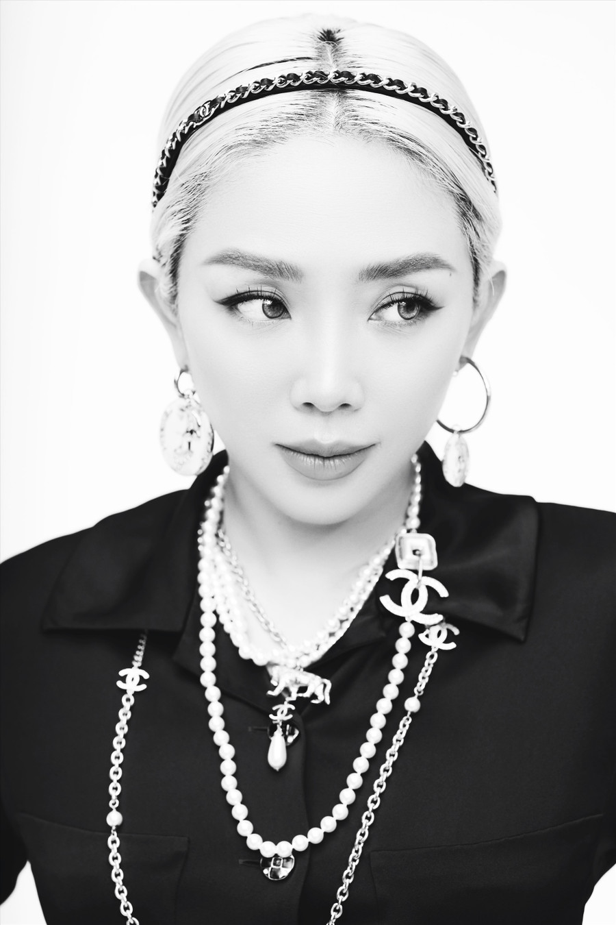 Là “chị cả” trong bộ 3 “đả nữ”, Thanh hiển nhiên trở thành thủ lĩnh dẫn dắt Bi (Đồng Ánh Quỳnh), Hồng (Rima Thanh Vy) và sở hữu nhiều “ngón đòn” mạnh mẽ, quyết liệt nhất. Chính vì thế, quá trình luyện tập cho vai diễn lần này là một thách thức lớn đối với Tóc Tiên.