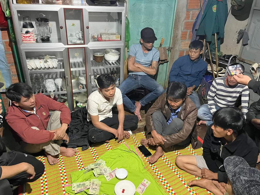 Hiện trường vụ đánh bạc.Ảnh: Công an huyện Chư Prông