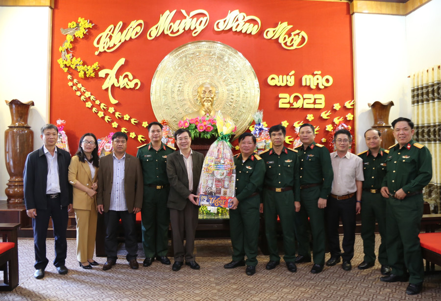 Đoàn công tác đã đến thăm, chúc Tết tại Sư đoàn Bộ binh 2 (thị xã An Khê). Ảnh: Phương Linh Đoàn công tác đã đến thăm, chúc Tết tại Sư đoàn Bộ binh 2 (thị xã An Khê). Ảnh: Phương Linh