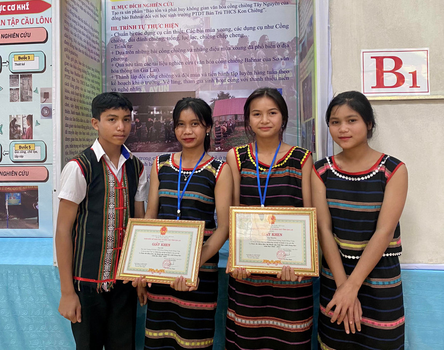 Dự án liên quan đến bảo tồn không gian văn hóa cồng chiêng Tây Nguyên của học sinh Trường Phổ thông Dân tộc Bán trú THCS Kon Chiêng (huyện Mang Yang) đã đạt giải ba chung cuộc. Ảnh: Mộc Trà