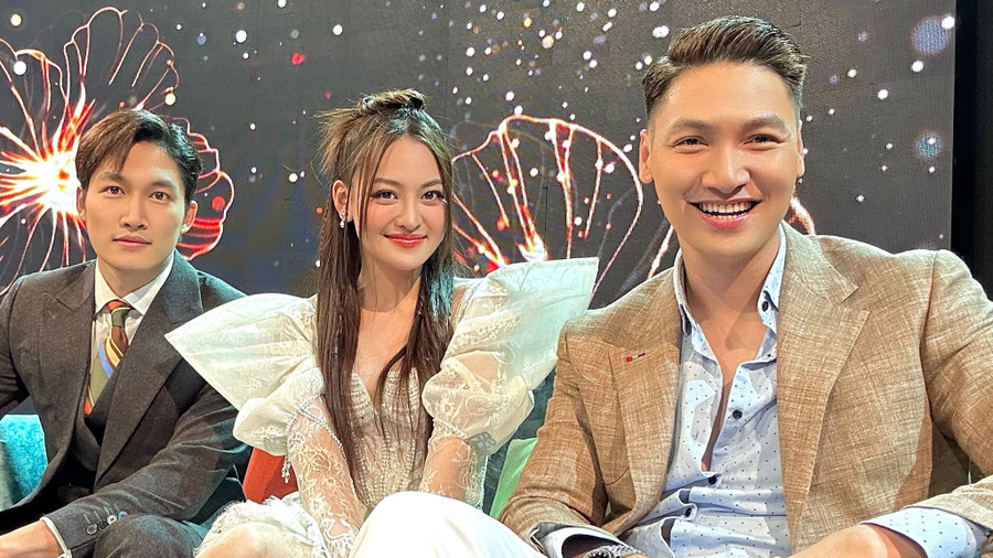 Lần đầu tiên Thùy Anh đảm nhận vai nữ chính bên cạnh diễn viên Mạnh Trường và Đình Tú. Ảnh: NVCC