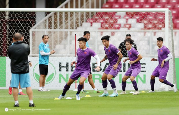 Đội tuyển tập luyện chuẩn bị cho trận gặp Indonesia. Nguồn: VFF