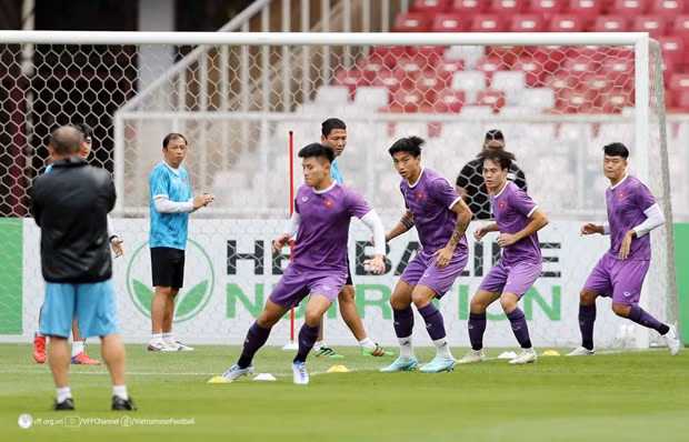 Đội tuyển tập luyện chuẩn bị cho trận gặp Indonesia. Nguồn: VFF