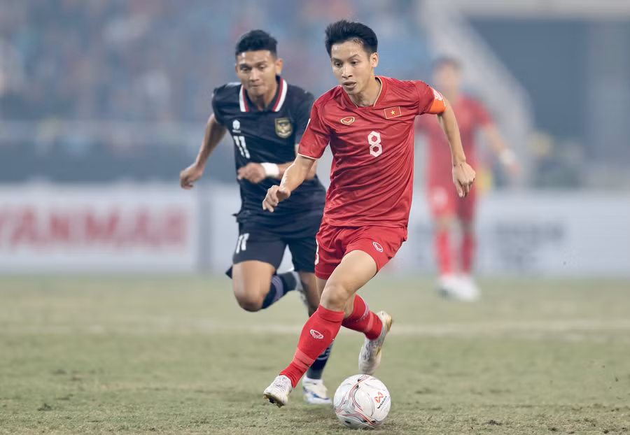 Đội tuyển Việt Nam (phải) đã thẳng tiến vào chung kết AFF Cup 2022. Ảnh: Tuấn Hữu