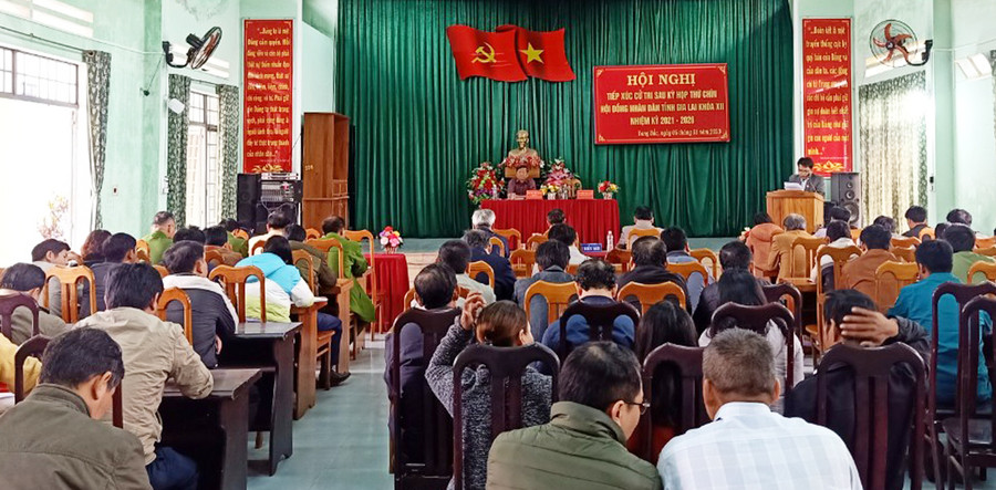 Quang cảnh Hội nghị. Ảnh: Phúc Ân  Quang cảnh Hội nghị tiếp xúc cử tri tại xã Yang Bắc huyện Đak Pơ. Ảnh: Phúc Ân