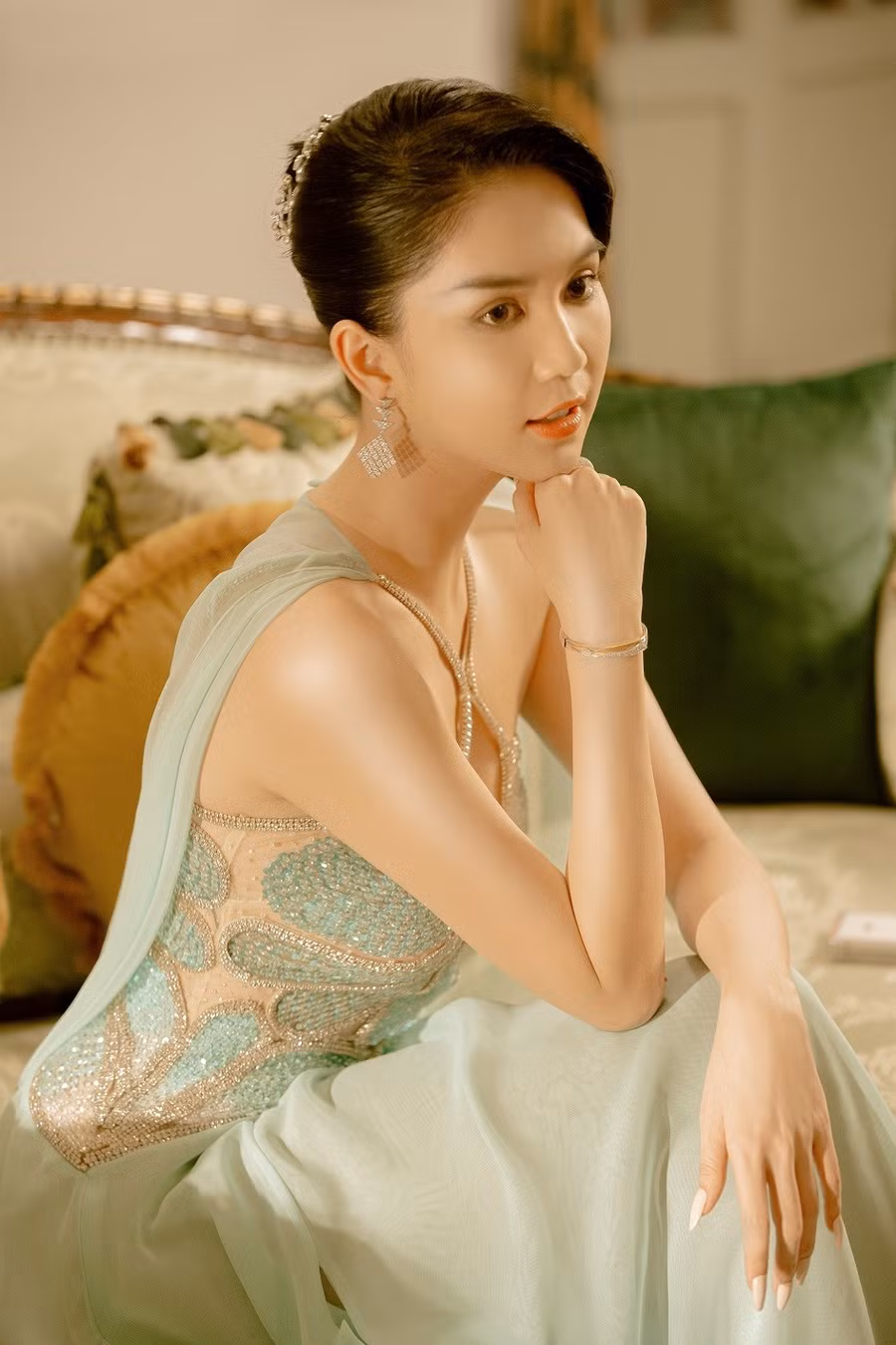 Ngọc Trinh đóng “Chị chị em em 2“. Ảnh: CGV