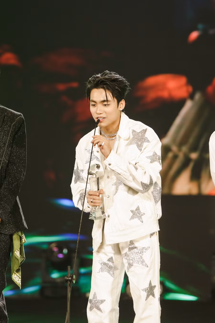 Mono em trai Sơn Tùng - Nam ca sĩ được yêu thích nhất