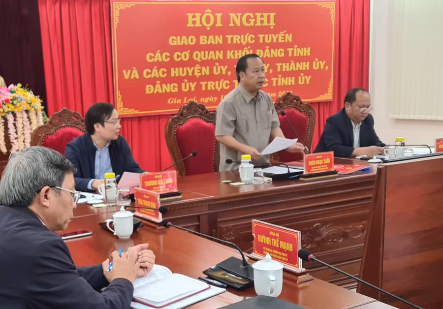 Phó Bí thư Thường trực Tỉnh ủy Châu Ngọc Tuấn phát biểu chỉ đạo tại hội nghị. Ảnh: Ngọc Sang