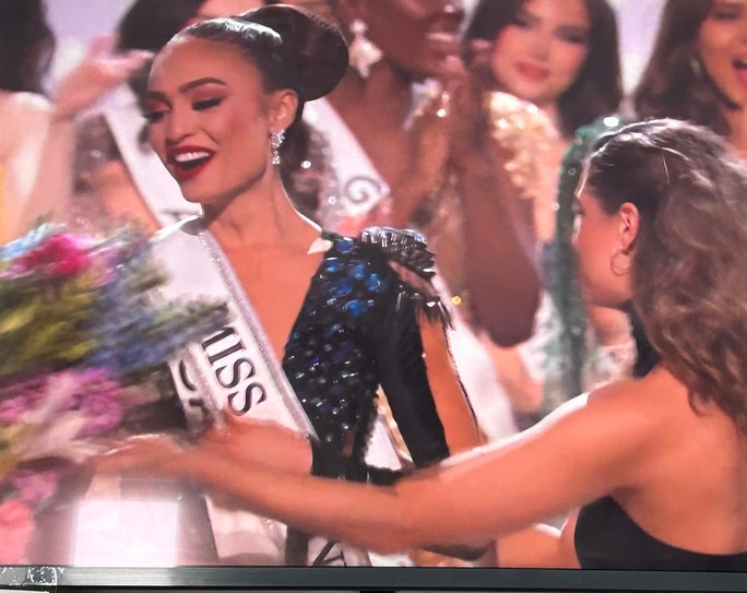 Người đẹp Mỹ đoạt vương miện