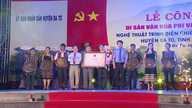 Nghệ thuật trình diễn chiêng ba của người Hrê huyện Ba Tơ là Di sản văn hóa phi vật thể quốc gia. Nguồn: Truyền hình Quảng Ngãi