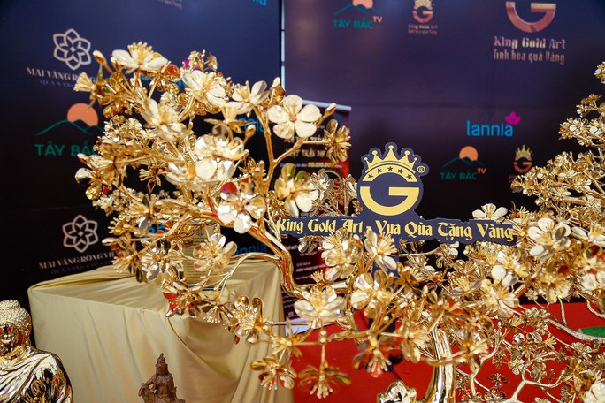  Nhiều người quan niệm màu vàng rực rỡ của cây mai tạo nên vẻ sang trọng, quý phái, 