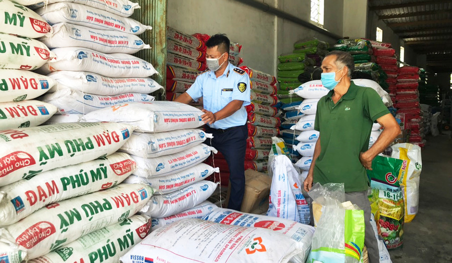  Sửa quy định về hồ sơ cấp Giấy chứng nhận đủ điều kiện buôn bán phân bón. Ảnh minh họa